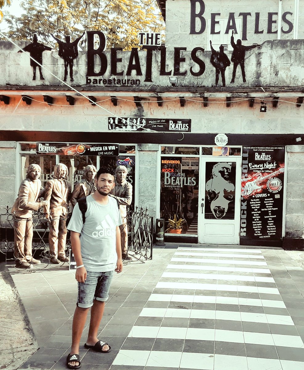 SuneyRoman's tweet photo. 'En la vida real el que no se rinde es todo un valiente' #thebeatlesforever #varaderobeach
#trowbackmonday #TBM https://t.co/Rz2anKgKQC