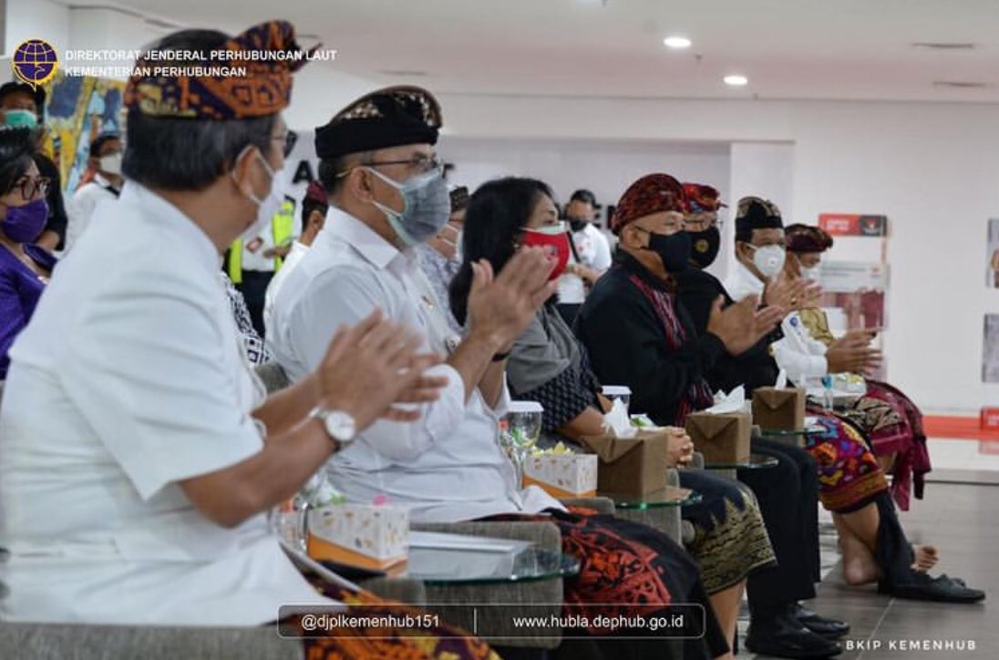DistrikKendari's tweet photo. #Kawanlaut, Kementerian Perhubungan bersama Kementerian Koordinator Kemaritiman dan Investasi, para operator transportasi dan pihak terkait lainnya menggelar launching Gernas BBI di Bandara Internasional Ngurah Rai, Bali, Senin 11 Januari 2021. https://t.co/cA0k2UftrB