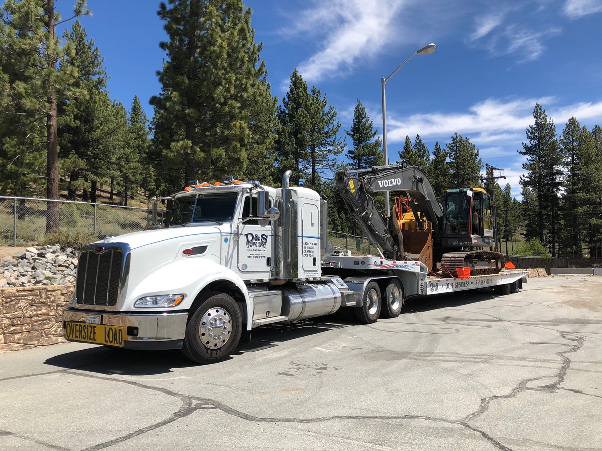 DSTowNevada's tweet photo. Movin’ some big stuff today!!  Thanks Jay https://t.co/oEbGq3csAN