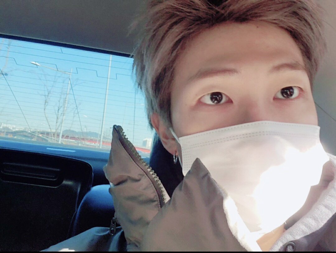 GabugabuNamnam's tweet photo. みなさま、すっかり年はあけてしまいましたが、あけましておめでとうございます🙇
みなさまお元気でしょうか?
ナムは変わらずかっこいい。
それが嬉しく思います
おみくじは今年も小吉でしたがぼちぼちゆっくりやっていこうって思ってます。
今年もよろしくお願いします😊
#PrettyRM
#BTS https://t.co/mUvlEOfl5t