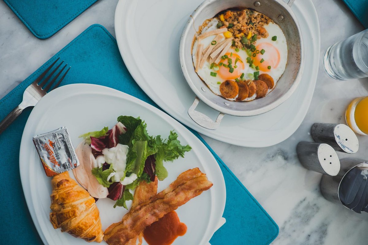 allthingall's tweet image. พักจากคาเฟ่มารีวิวที่พักดีๆที่ภูเก็ต ราคาจับต้องได้ วิวหลักล้าน ตั้งอยู่ที่หาดกมลา ค่อนข้างส่วนตัวเลย ห้องพักสะอาด และ พนักงานบริการดี รอหมดโควิดใครไปภูเก็ตเป็นอีก1ที่พัก ที่แนะนำนะ👍🏻
📍Cape Sienna Phuket Hotel and Villas 
#รีวิวภูเก็ต #รีวิวที่พัก