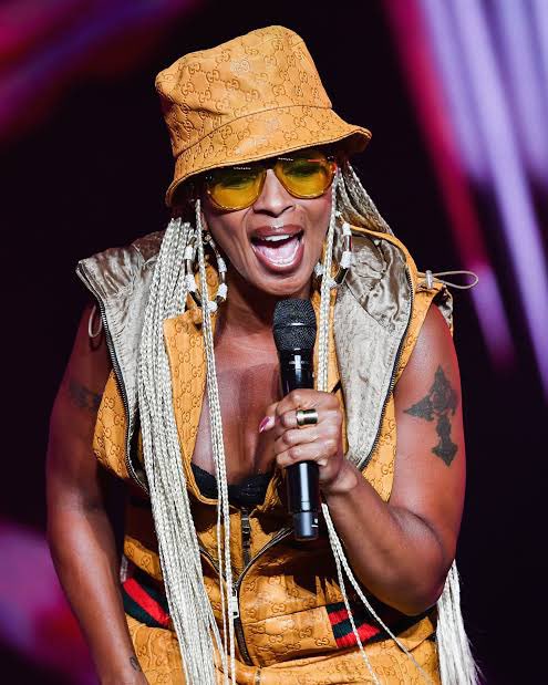 WODDYFUNK's tweet photo. HBD‼️QUEEN👑

#maryjblige
#happybirthday
#GUCCIdapperdan
#madeinharlem https://t.co/mxJPtz61HO