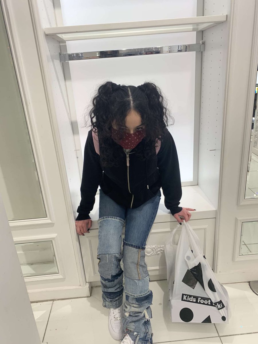 stfuhoeimdaddy's tweet photo. kids foot locker bag https://t.co/KB2vCLZE9c
