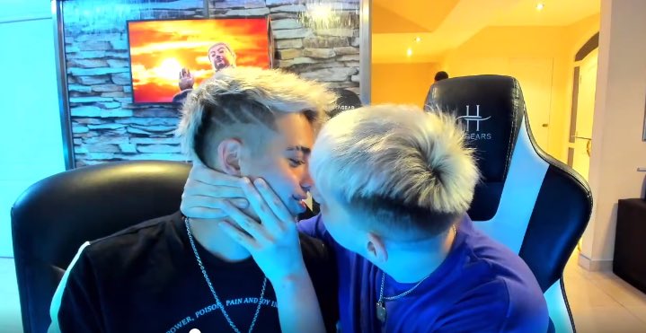 tuli_oky's tweet photo. oky te siguen cagando🥺🥺🥺🥺
@octavioappogh @brunenger @luckraok https://t.co/MJ5b7yimQj