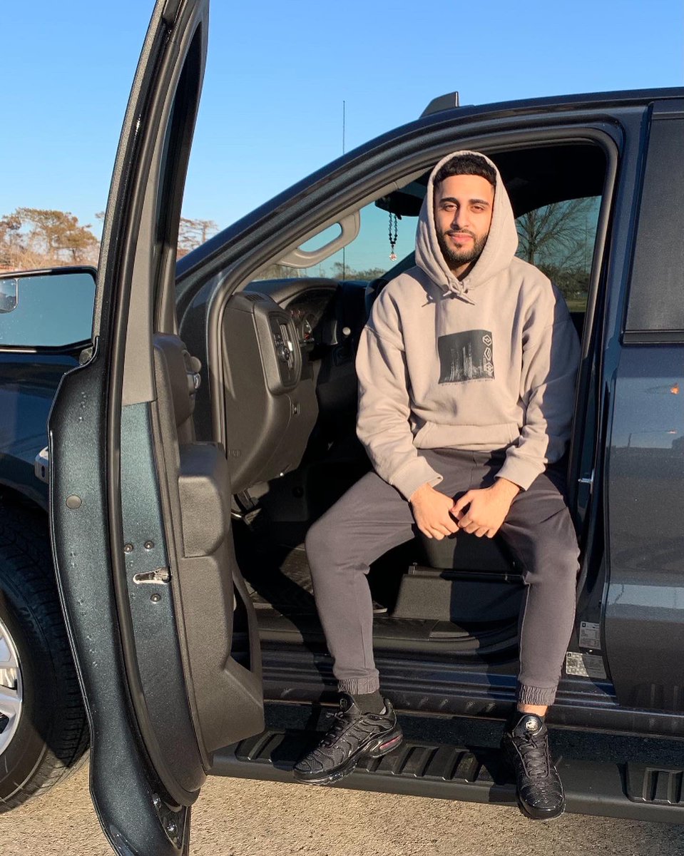 omarmorad_'s tweet photo. 🤟 https://t.co/qV8K56JuqH
