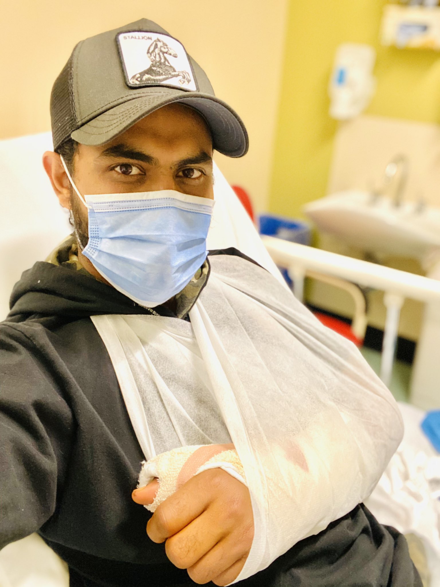 ErgY-_iUYAMLhG6?format=jpg&name=large