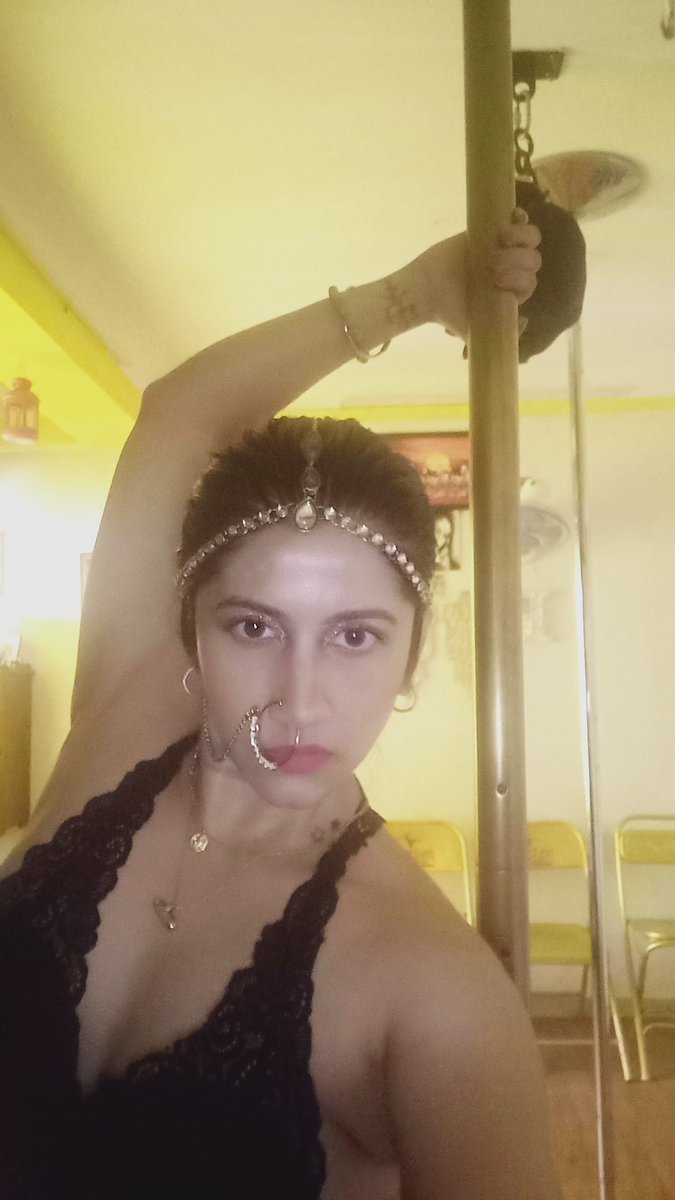 smiliesuri's tweet photo. Exotic Pole! #staticpole https://t.co/oNSMVgC064