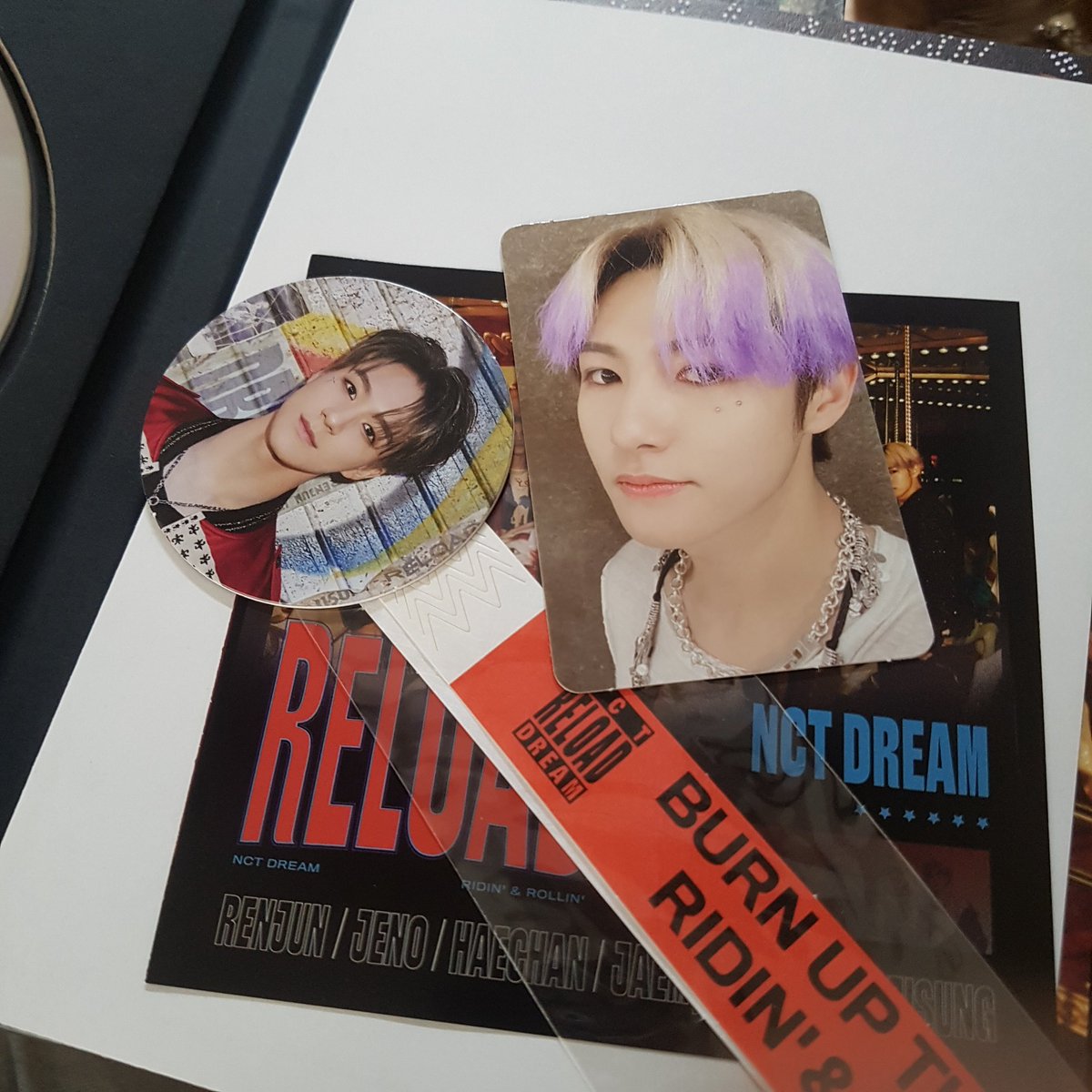 thanks_kun's tweet photo. 엔시티드림 리로드 라이딩 앨범 양도합니다
투톤런쥔/제노써클/지성접지 포함
택포0.8에 양도합니다

제노 써클 찍힘이 있어서 타래로 영상 첨부합니다 https://t.co/Xr30IwDZJ8