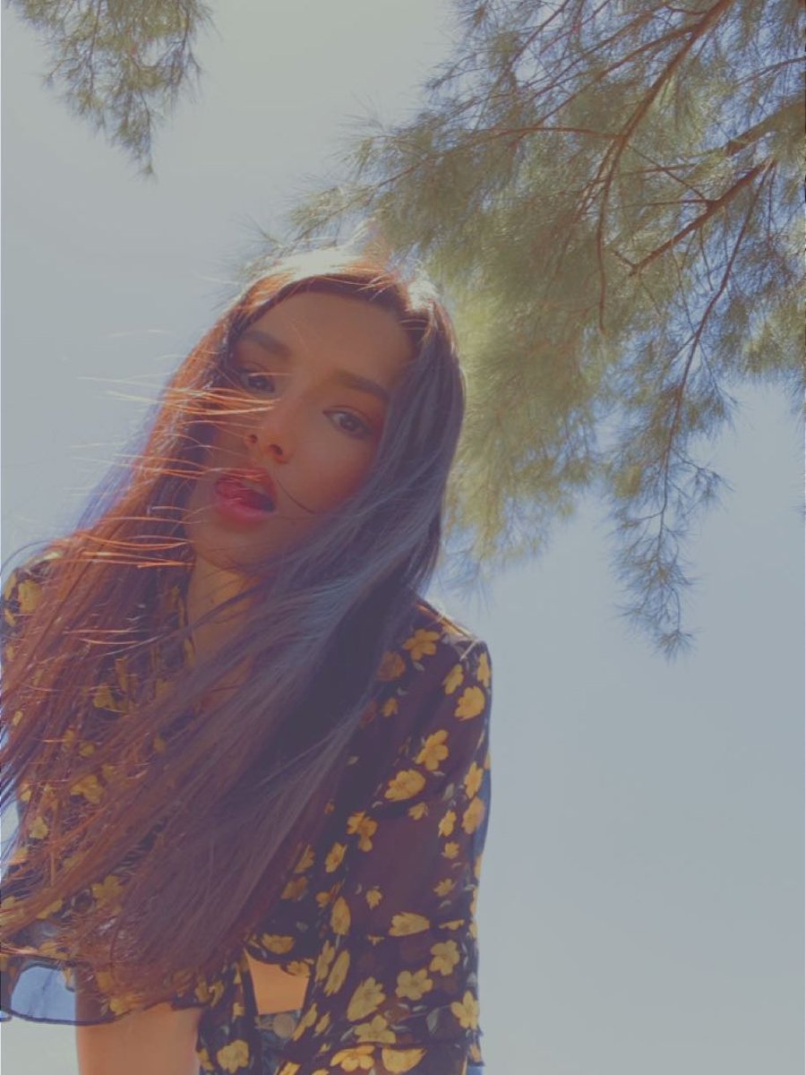 emmnuna's tweet photo. Suns out 🌞 https://t.co/LqIgV2zQW8