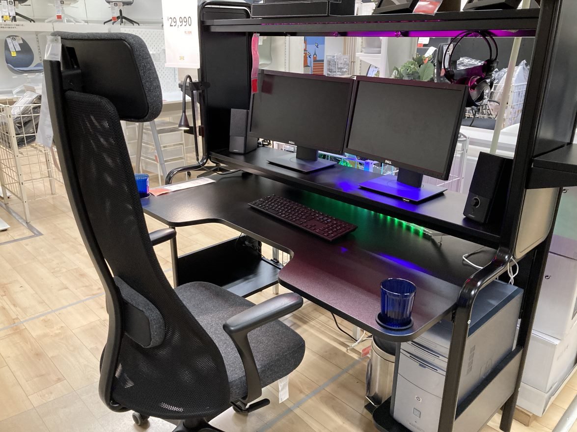 高品質の激安 IKEA FREDDE(フレッデ)PCデスク ゲーミングデスク R様