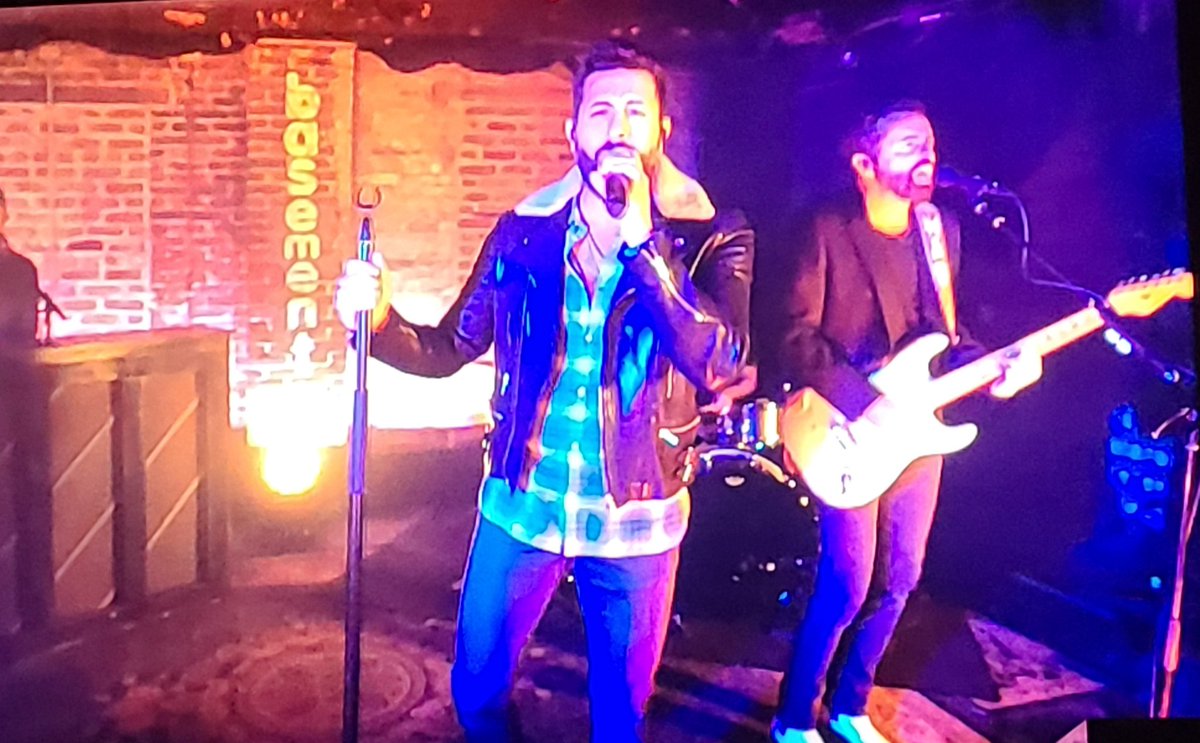 gitrdone923's tweet image. @OldDominion ya killed it tonight, fellas! 👏
@FallonTonight
#NeverBeSorry