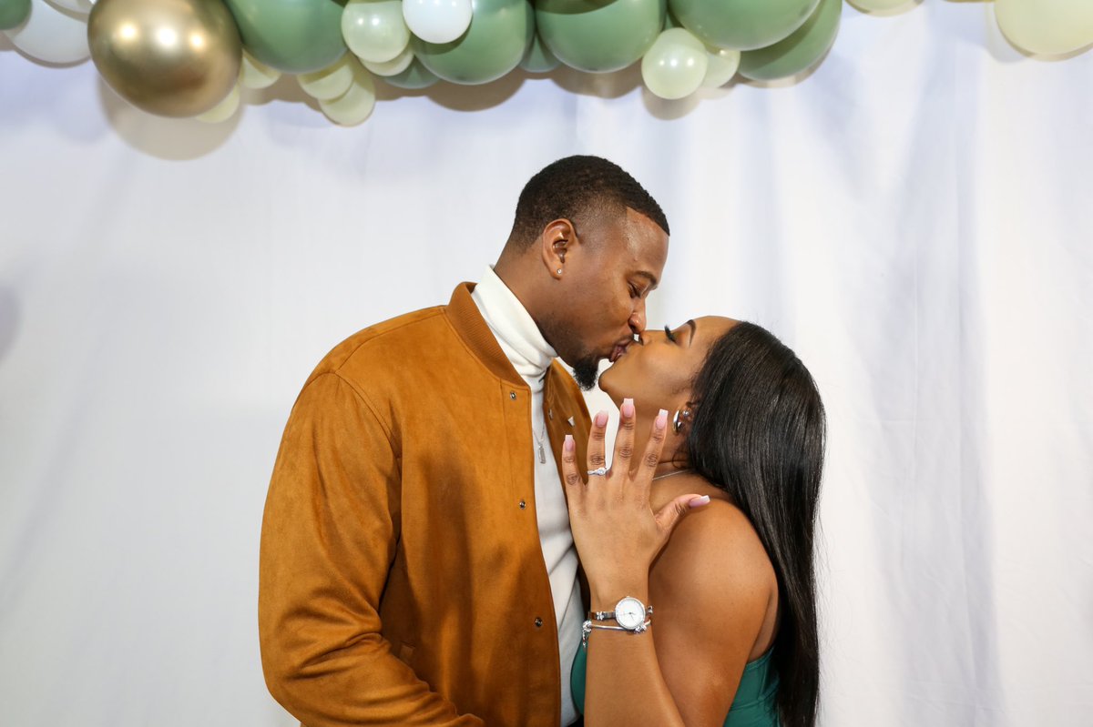 JayNunn24's tweet photo. 💍🤞🏾 @thaijaaaa https://t.co/y30FRmDFOS