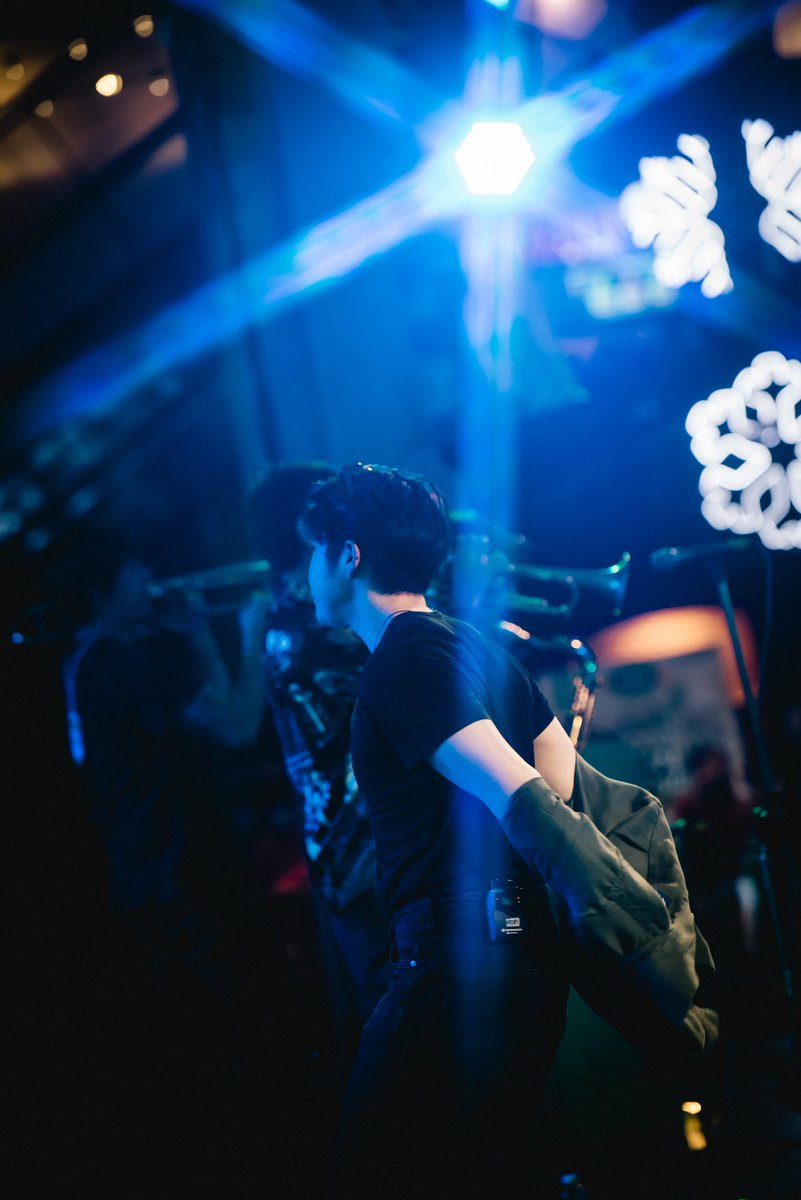 feafafeafa's tweet photo. สเต็ปถอดเสื้อของคุณอะตอม
#AtomChanakan
#atomgallery
#atomoatom
#อะตอม
#อะตอมชนกันต์
#feafafeafa
#feafaphoto https://t.co/T2lfX3HYjl