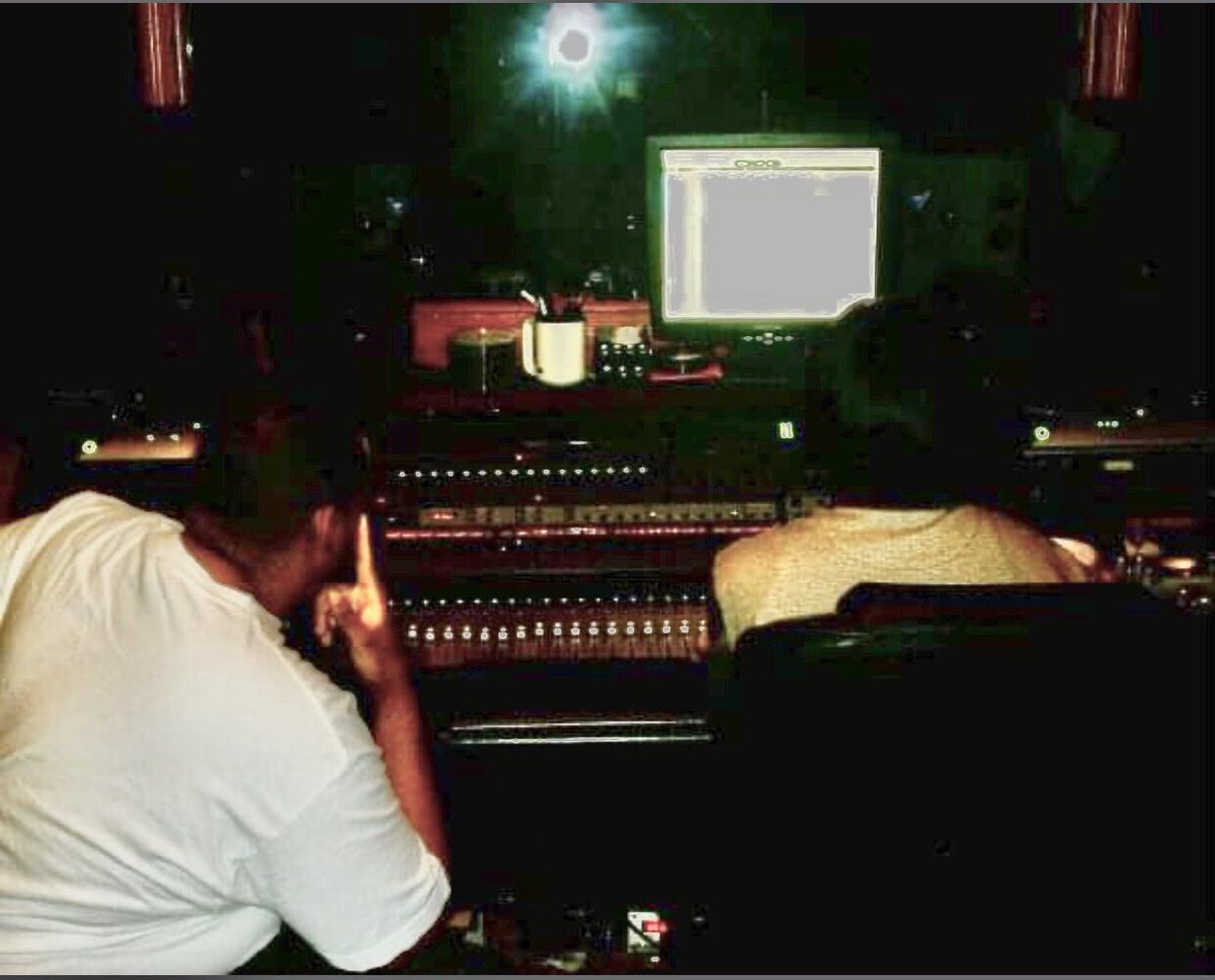 shewfiend's tweet photo. In the studio with the legend @turnmeupbao #circa08 #memorylane #atmospherestudio https://t.co/KiDX5XYFzu