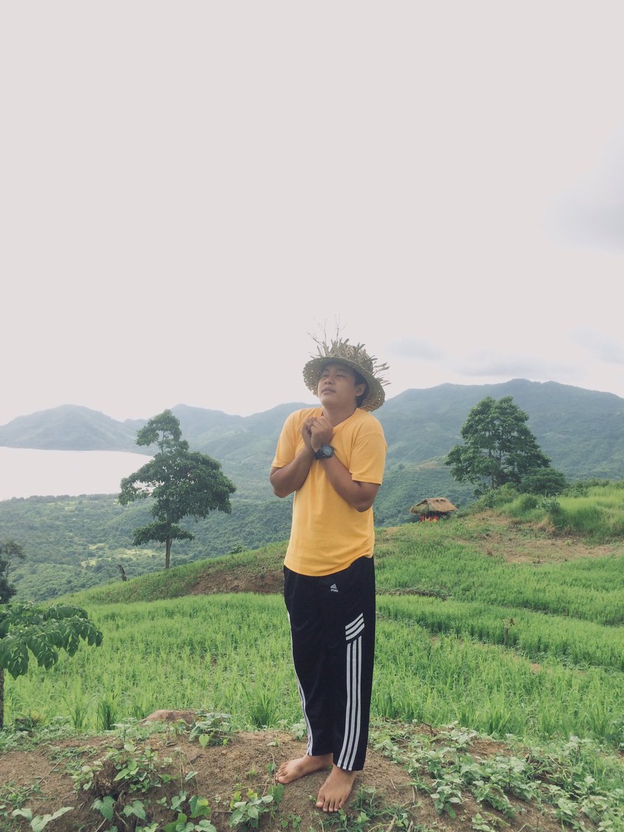 GilidJulian's tweet photo. Di atas sebuah gunung pasti ada jalan, meskipun tidak terlihat dari lembah lembah. Oleh karena itu cobalah kamu sering2 ke gunung dan menghirup udara alam nya https://t.co/Ltj2M6MipC