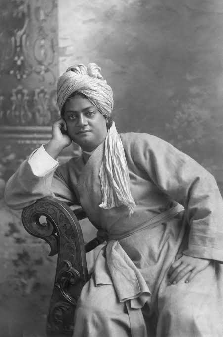 SWAMI VIVEKANANDA: LIFE LESSONSOnce, Swami Ji had to represent Bharat and Sanatan Dharma in the Parliament of World religions in Chicago. His mother wanted to test whether her son was fit to preach our dharma. So, one day she sat down with him to have fruits.  @RatanSharda55