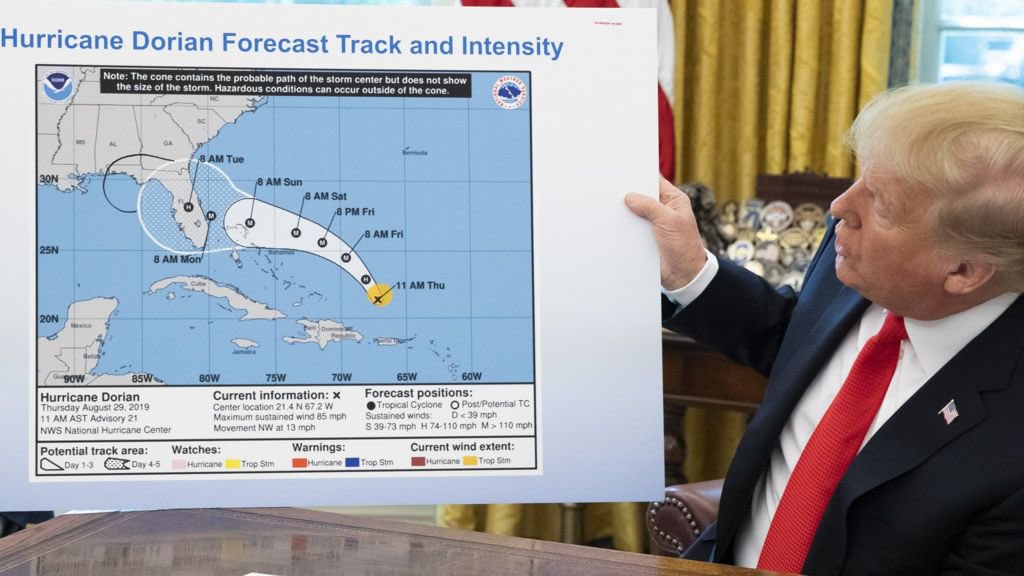 DRAWING IN THE HURRICANE PROJECTION WITH A SHARPIE