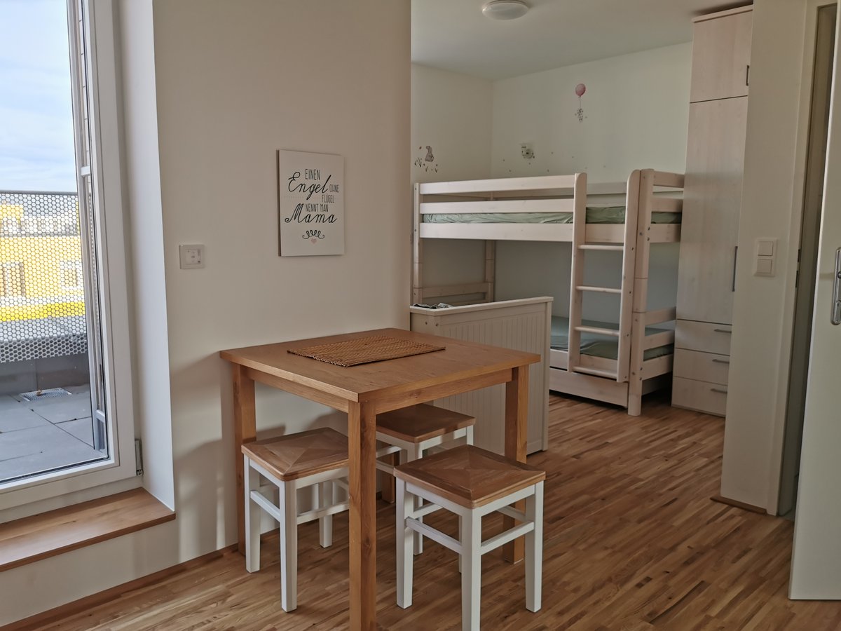 VereinMut's tweet photo. Wir eröffnen neue Mutter-Kind-Einrichtung in Wien 

Ab Jänner 2021 bietet unser "Refugium" ein Zuhause für sechs Mütter und deren Kinder, die aus einer prekären häuslichen Situation kommen. 

Hilfe zur Selbsthilfe, heißt die Devise. 
https://t.co/1j8Lka71Jo

#mutterkind #helfen https://t.co/jdPqxfkbH3