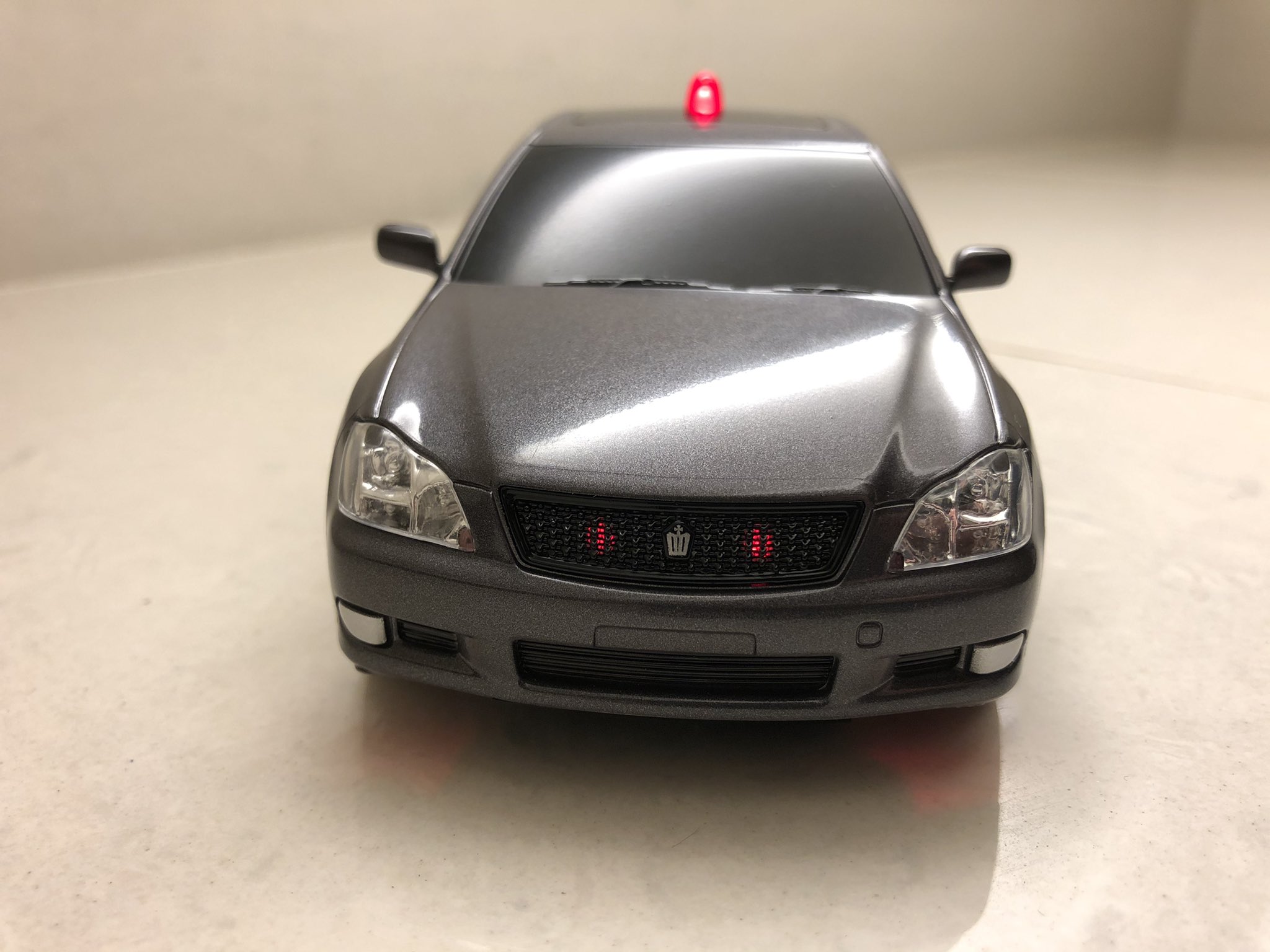 ラジコン覆面パトカークラウンアスリートホワイト 自動車