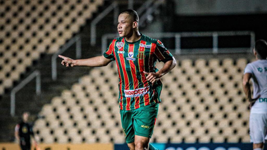 Tom セリエb得点ランキング1位のfwダンタスに日本と中国のクラブがオファー 家庭の事情を理由に次節は出場しないが このまま移籍する予定でクラブ会長は中国移籍を否定済 彼をプロデビューさせたのは鹿島のザーゴ監督なんですよね 関係あるか