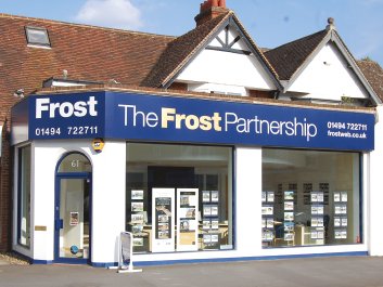 frostweb's tweet photo. JOBS: Lettings Manager required at our busy Amersham office.
For details of the vacancy and how to apply please visit: https://t.co/uFtB9nJEdH
#jobs #careers #estateagencyjobs #estateagentjobs #LettingsManager #Amersham https://t.co/GjSsy7PAcZ