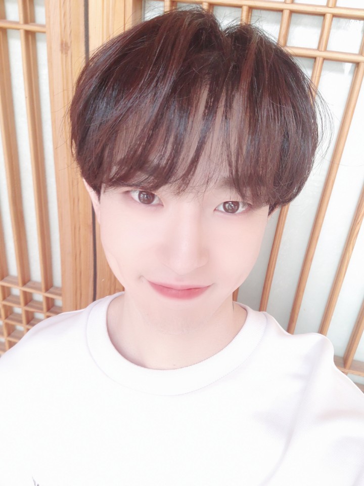 MYst_member's tweet photo. [#준태] 여러분들께 드릴 선물 촬영하고 왔어용 
곧 공개되니까 기다려주세용~
추우니까 감기조심하세요

#MYst #마이스트 #Juntae https://t.co/706piOK1Jt