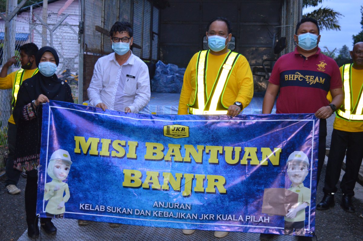 Misi Bantuan Banjir dari JKR Kuala Pilah selamat sampai ke JKR Temerloh 

<a href="/anuarmd69/">Anuar Mohd Azlan</a> 
<a href="/JKRPAHANG/">JKR PAHANG</a> 
<a href="/jkrkualapilah/">JKR Kuala Pilah</a> 
<a href="/JKRMalaysia/">JKR Malaysia</a> 
<a href="/IrHafizah/">Hafizah</a>