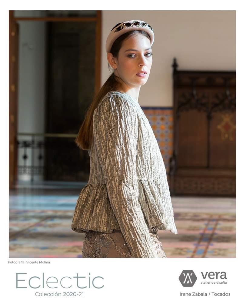 veraatelier's tweet photo. Este #invierno sé la #invitadaperfecta con este #vestidodefiesta de nuestra colección “Eclectic” #moda #diseñodemoda #fashion #fashionstyle #altacostura #vestidosfiesta #modavalencia #ruzafa #valencia  #confeccion Tocadoa Irene Zabala https://t.co/EqSlaQB3lZ