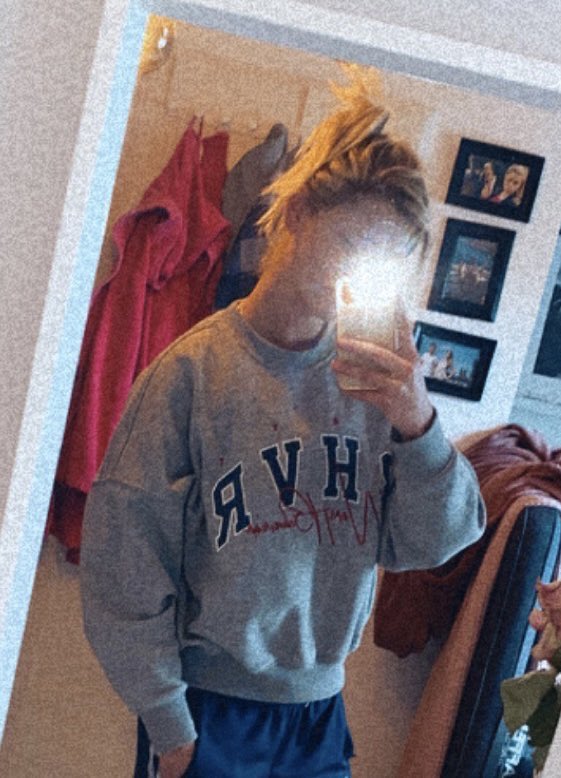 Ich hab mit der Uni zu tun. Ihr dürft in der Zwischenzeit still und heimlich Gutscheine da lassen um mir den Tag zu verschönern! Falls dein kleiner mickriger „Zahlschwanz“ dafür heute zu geizig ist, dann spielst du halt heute meinen RT-Sklave! 

#Herrin #Geldherrin #Findom