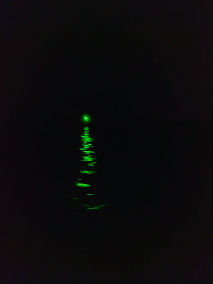GABurgosOk's tweet photo. 🔱Singladura nocturna🌜
🔸️Al igual que en nevasca ❄️ o niebla requiere mucha atención 👀 del navegante al valerse del balizado ⏫ ⏬ o sólo por instrumentos 🖥️
#sailingnight
#sailing
#marinamercante https://t.co/bYdpjLeLv5