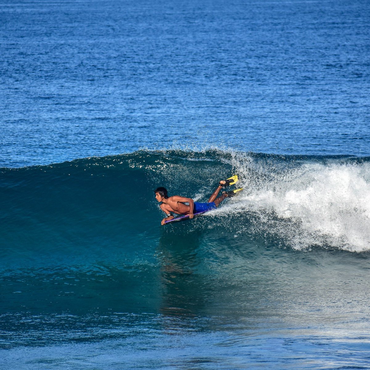 Extreme experiences! The surrounding waters of #Fuvahmulah is a playground for the extreme. Grab a board and make a splash with <a href="/marinahotelfvm/">Marina Boutique Fuvahmulah</a> and @oligestore. 

Photo by @addhu_maldives

👉Special thanks to <a href="/fannosurf/">ފަންޱޮ ސާރފް</a>

#surf #Maldives #fuvahmulah #maldivesislands #surfphotos