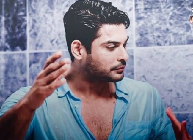 His Fan following kept increasing and he was becoming the talk of the town!Dil se Dil tak was another beautiful beginning of his ITV return, where his emotional side, a father role was loved and was an emotional outburst!  @sidharth_shukla  #SidharthShukla 11/n 