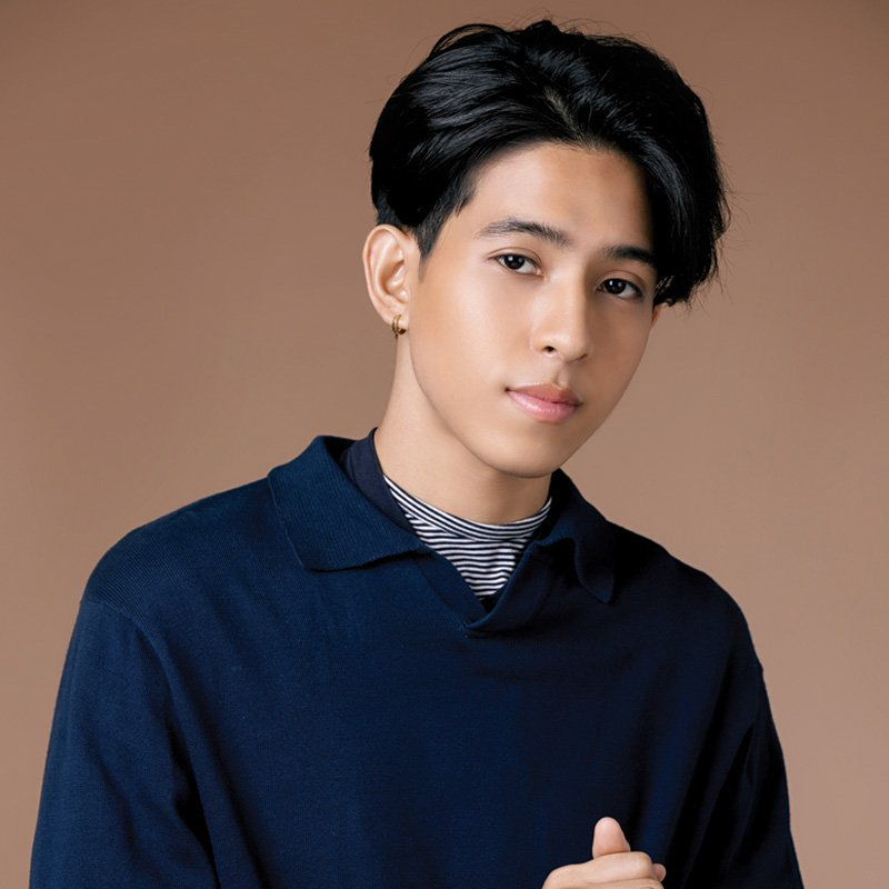 JJ: Chayakorn JuthamasMarch 9, 2001Weight: 66 kg. / Height: 184 cm.Education: Currently studying a bachelor's degree Faculty of Liberal Arts Social Communication Innovation Srinakharinwirot UniversityInstagram: jj__chayakornTwitter : JjChayakorn