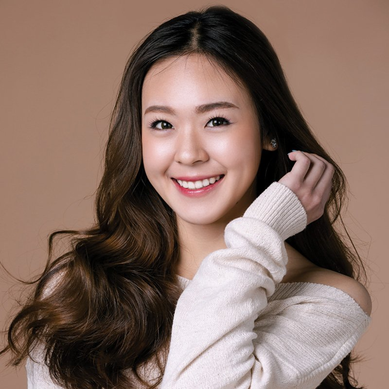 June: Wanwimol Jensasawamethee19 April 2000Weight: 44 kg. / Height: 162 cm.Education: I am currently pursuing a bachelor's degree. Faculty of Social Communication Innovation Srinakharinwirot UniversityInstagram: eenujjTwitter: eenujj_