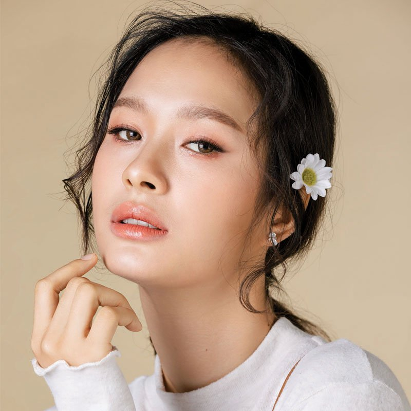 Milk Pansa Vosbein31 July 1996Weight: 52 kg. / Height: 170 cm.Education: Graduation Bachelor degree Faculty of Business Administration Major in Marketing, Mae Jo UniversityInstagram: panly.vTwitter: -