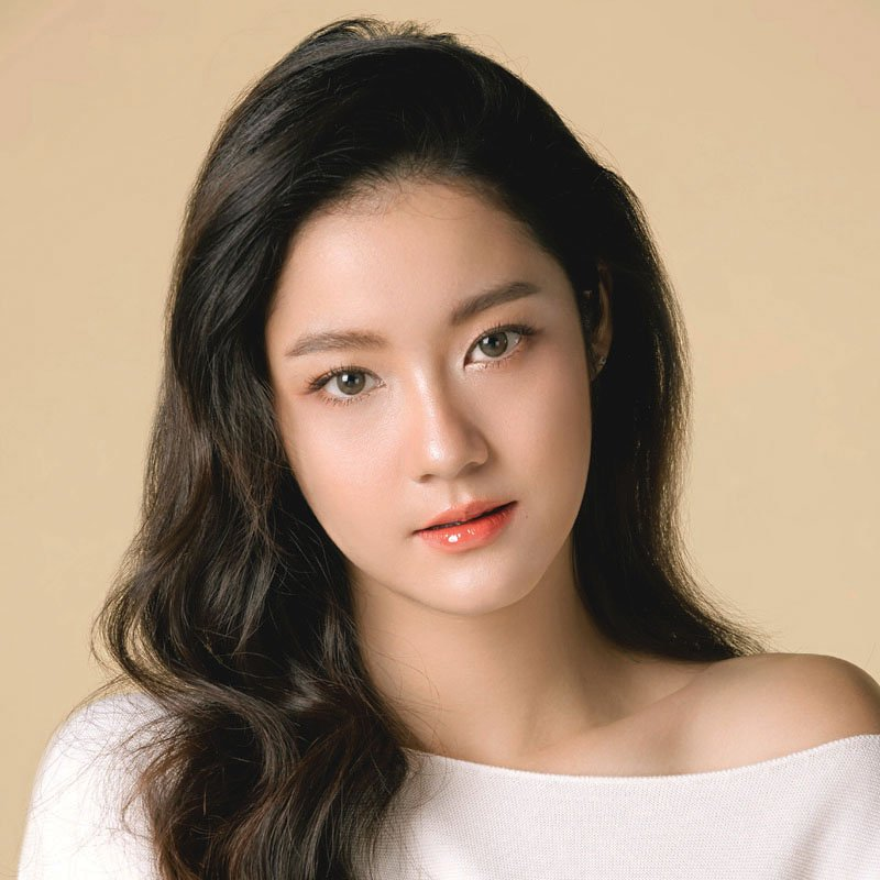 Namtan : Tipnaree Weerawatnodom1 July 1996Weight: 51 kg. / Height: 169 cm.Education: Bachelor D Fac of LA Majoring in the show and directing Srinakharinwirot Univ., Master's Degree Fac of Grad Studies Dept of Arts Srinakharinwirot Univ.IG: namtan.tipnareeTW: NamtanTipnaree
