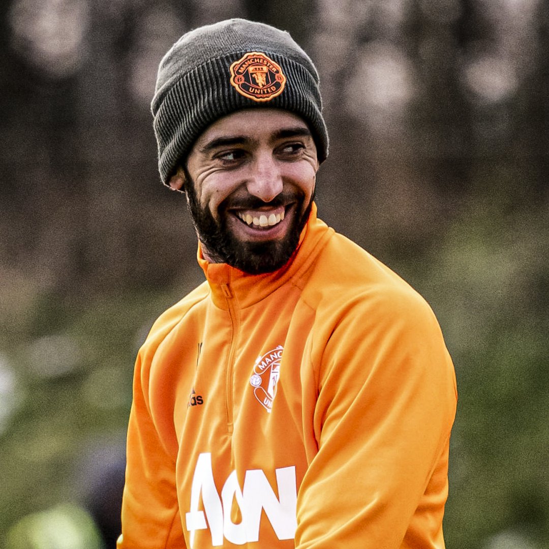 LimbzHQ's tweet photo. If Bruno Fernandes scores first against Burnley today we’ll giveaway a PS5 or an Xbox Series X.⚽😍
⠀
Retweet and follow us to enter! 🤞 https://t.co/NaEeTygxZo