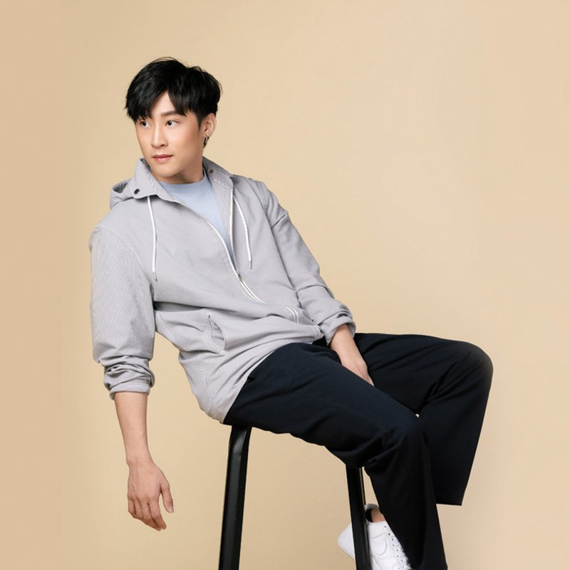 Pawin Kulkaranyawich 19 June 1996Weight: 60 kg. / Height: 170 cm.Education: Currently studying a bachelor's degree Faculty of Information Technology Siam UniversityIG: winpwTW : Winpww