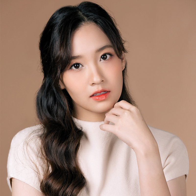 Puimek: Napasorn Weerayuttvilai20 January 1997Weight: 48 kg. / Height: 165 cm.Education: Currently studying a bachelor's degree Faculty of Medicine Rajavithi Hospital, College of Medicine Rangsit UniversityInstagram: puimeksterTwitter: PuimekSter