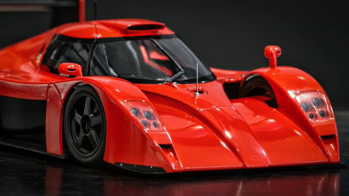 1/24 TOYOTA GT-One TS020をロードカー風に。 空力効果を生む複雑な 
