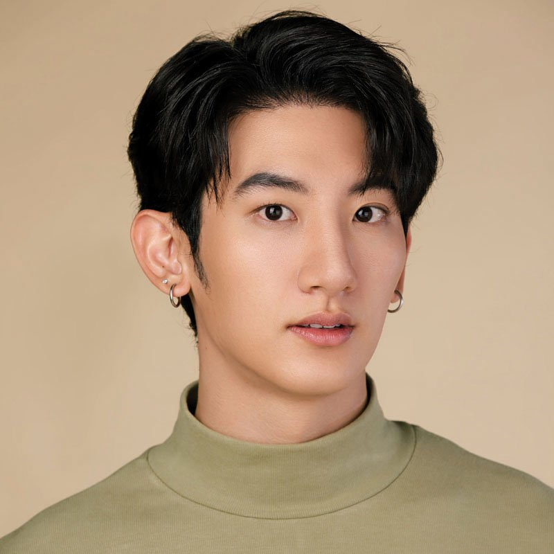 Toptap: Jirakit Kuariyakul1 May 1994Weight: 60 kg. / Height: 174 cm.Education: Graduate Bachelor degree Faculty of Business Administration Mahidol UniversityInstagram: toptap_jirakitTwitter: Toptap_jirakit