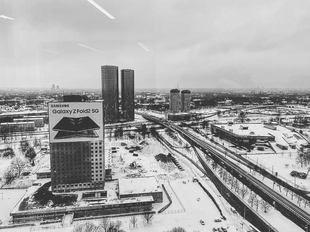 oskarsvizbulis's tweet photo. Skumju nams. Diez, to ar jauks nost? #pārdaugava #pardaugava #riga #presesnams https://t.co/NRKzaQlr5O