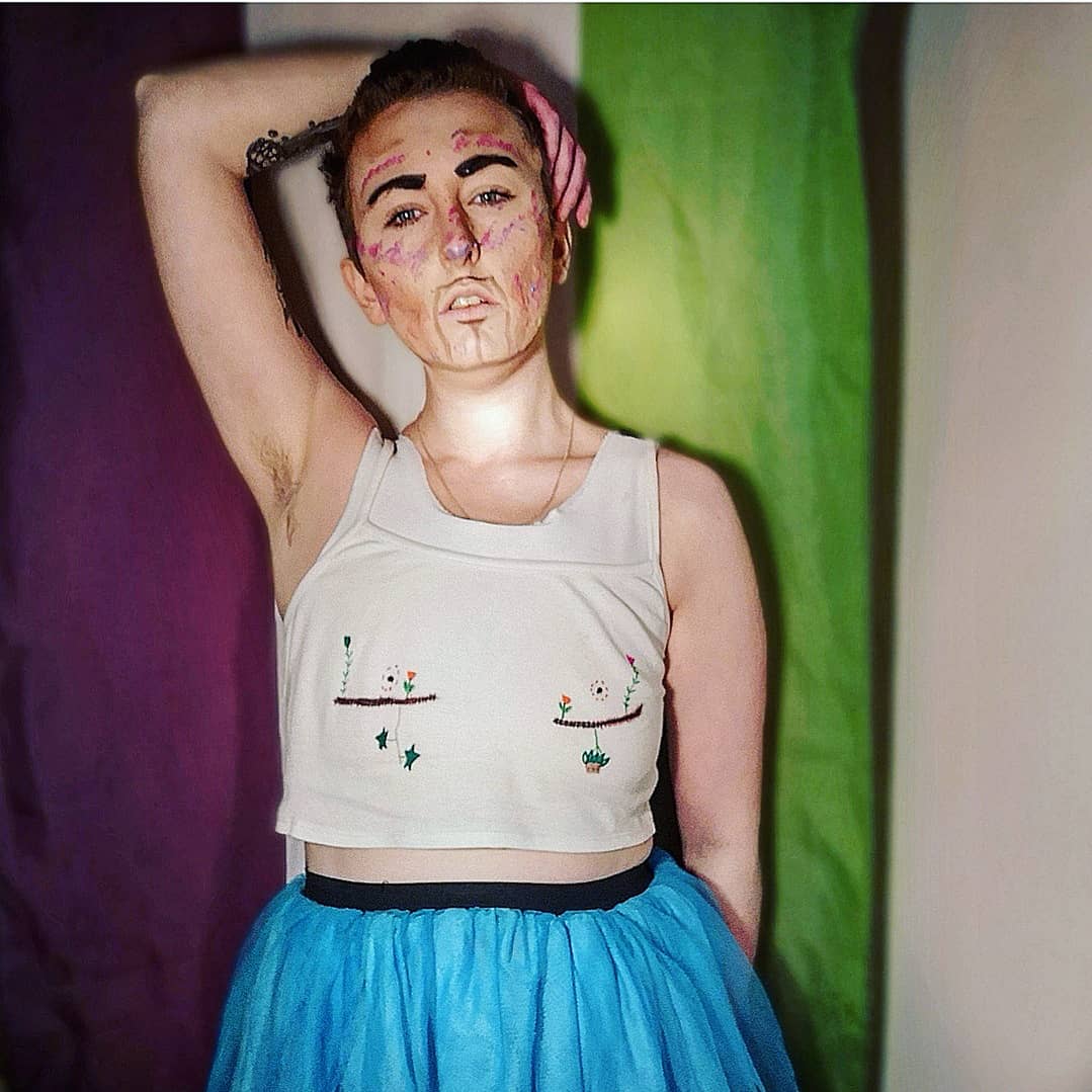 Solarisdrag's tweet image. Piece of art work 🎨💜🤍💚
#drag #genderqueer #nonbinary