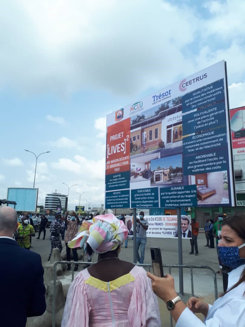DGTresor_RCI's tweet photo. 🏠Lancement du projet LIVES² en présence de l'entreprise @CEETRUS_Corp, du @MinistereVille et du Service Economique Régional. Financé par un #FASEP, ce don permettra la construction de 3 démonstrateurs d'habitats abordables et #durables à #Abidjan. https://t.co/xUysr4rqLd