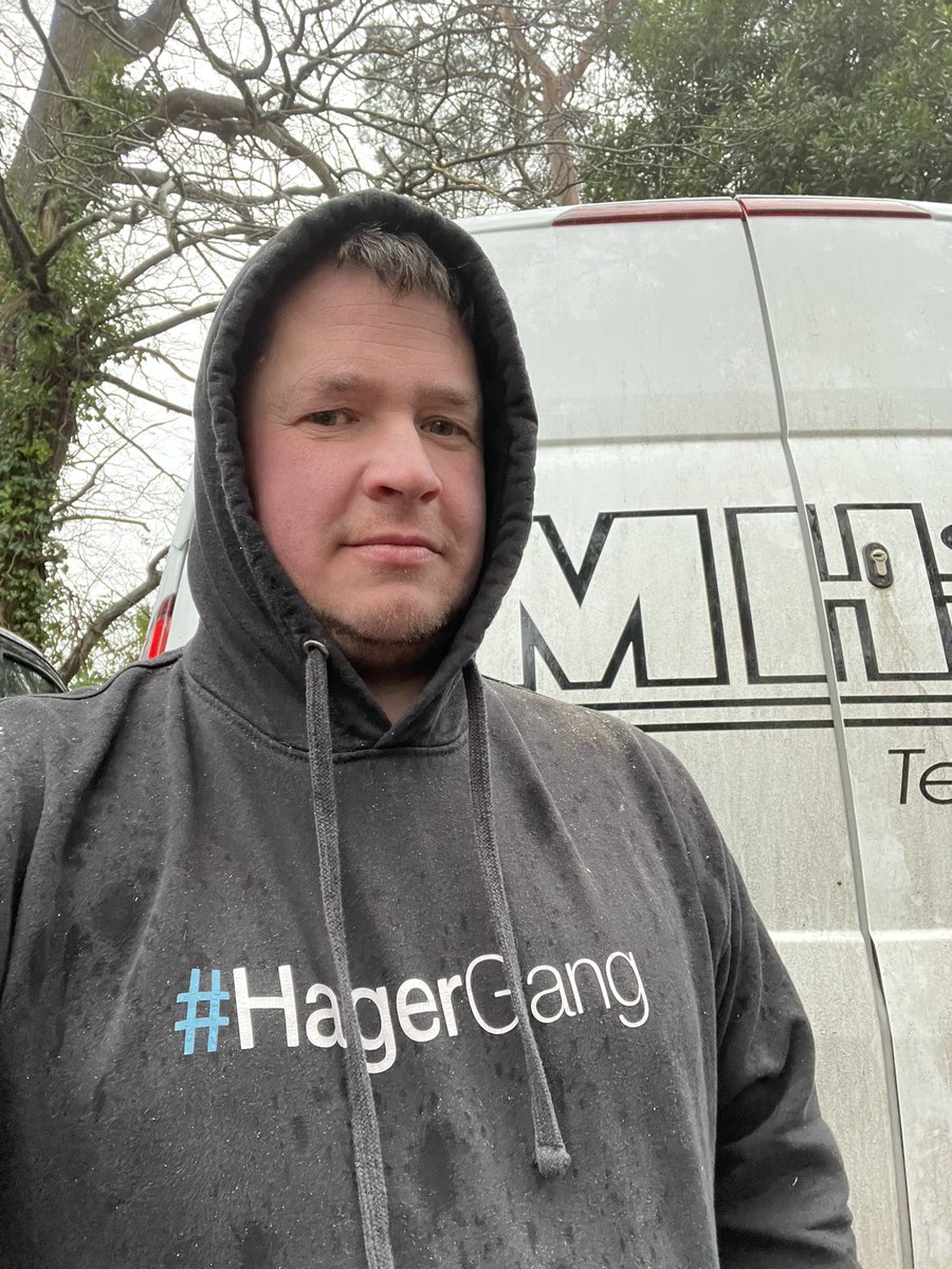 Jamescox83's tweet photo. @hageruk not the weather for t shirts! So here is my worn out hoodie. #needanewone #hagergang https://t.co/cBEPVSEu2S