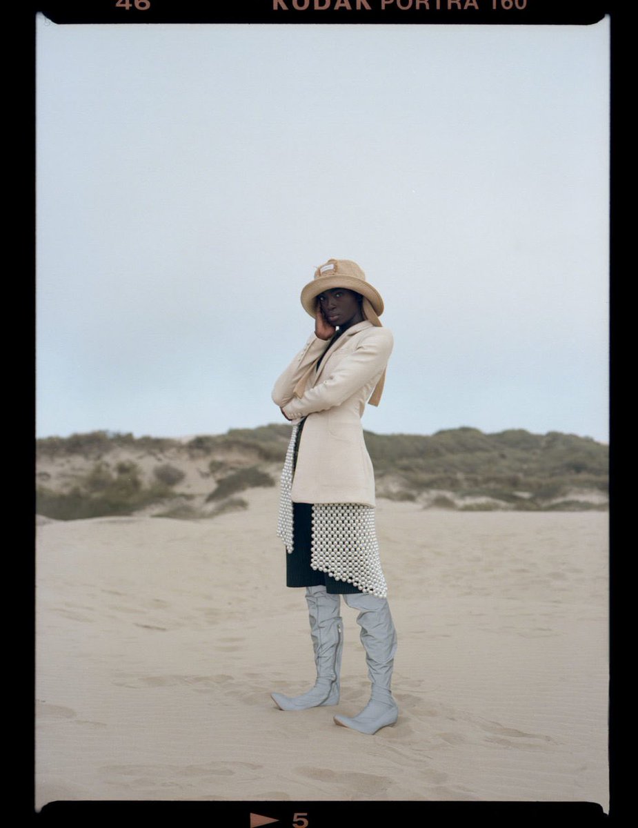 The woman who fell to earth 🤍#bowie #bowiecelebration #DavidBowie #fashion