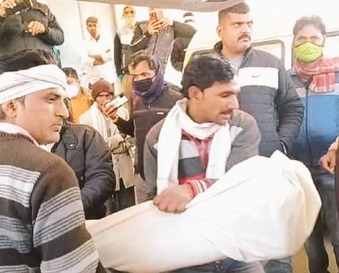 SatendraVidrohi's tweet photo. मध्यप्रदेश के मुरैना जिले एक और #दुखद_घटना
#जहरीली_शराब से 11 लोगों की मौत कई गम्भीर रूप से बीमार, उज्जैन में 14 मौतों के बाद अब मुरैना में 11 मौतें? शराब ठेकेदार पर IPC की धारा 302 ��ा मुकदमा करे। CM शवराज मामा
@ChouhanShivraj
@BhimArmyChief https://t.co/Hi38NjYU99