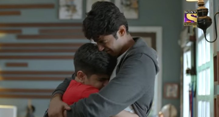 Priya___K's tweet photo. @EDKVS2_Official @JayThakkarActor @mohitkrofficial Hamaye Shrunty 🥺😭😭😭😭😭😭
Kitne time se esa lag raha tha jese #ShrUnty hug ka akal pada ho 😏😒
Finally Shrunty hug mila after ages
#EkDujeKeVaaste2 #MohitKumar #JayThakkar https://t.co/4nUDEG48HD