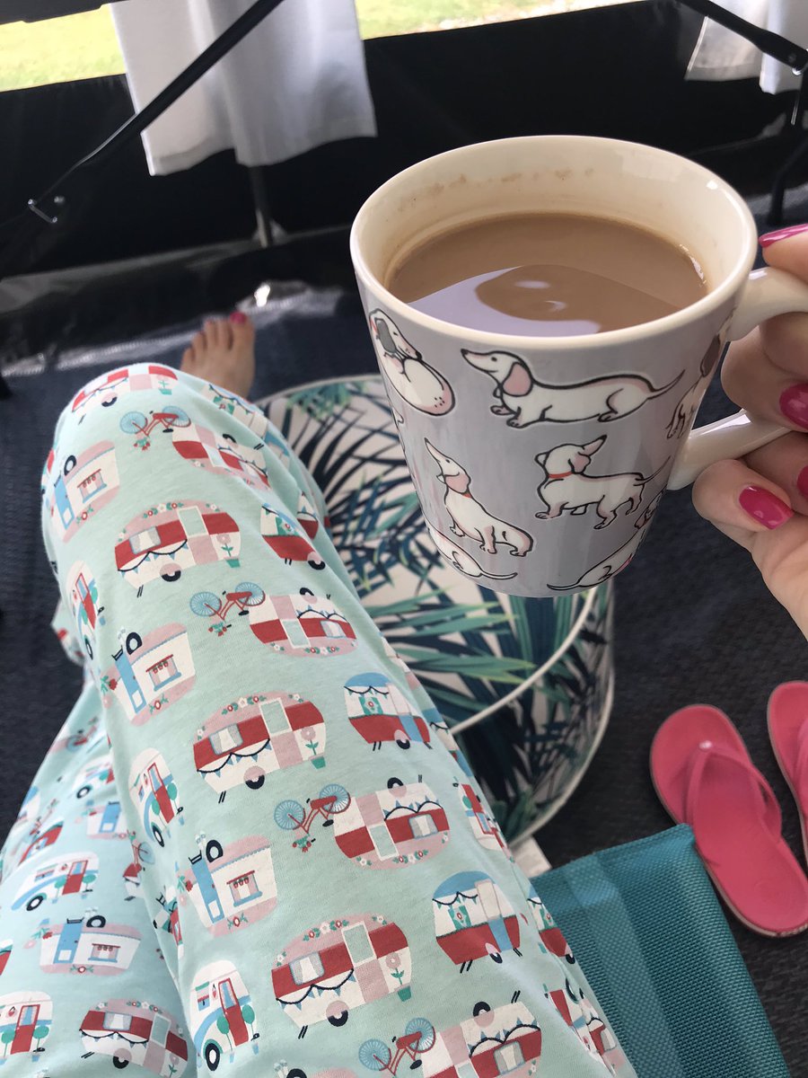 Wishing this was my view right now!
Like most of us I’m finding this 3rd round of Covid lockdown difficult! #myinboxisalwaysopen
🏕 
I’m distracting myself with thoughts of better times in the future! 
Sitting in the awning with a nice cup of tea is defo one of my favourites! 
☕