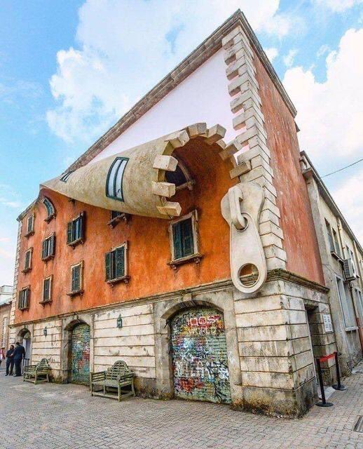 Street art in Milan Italy 🇮🇹